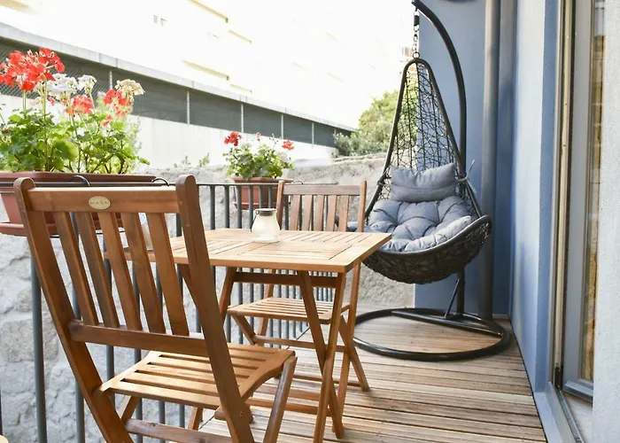 Peaceful & Cozy Studio W/ Balcony